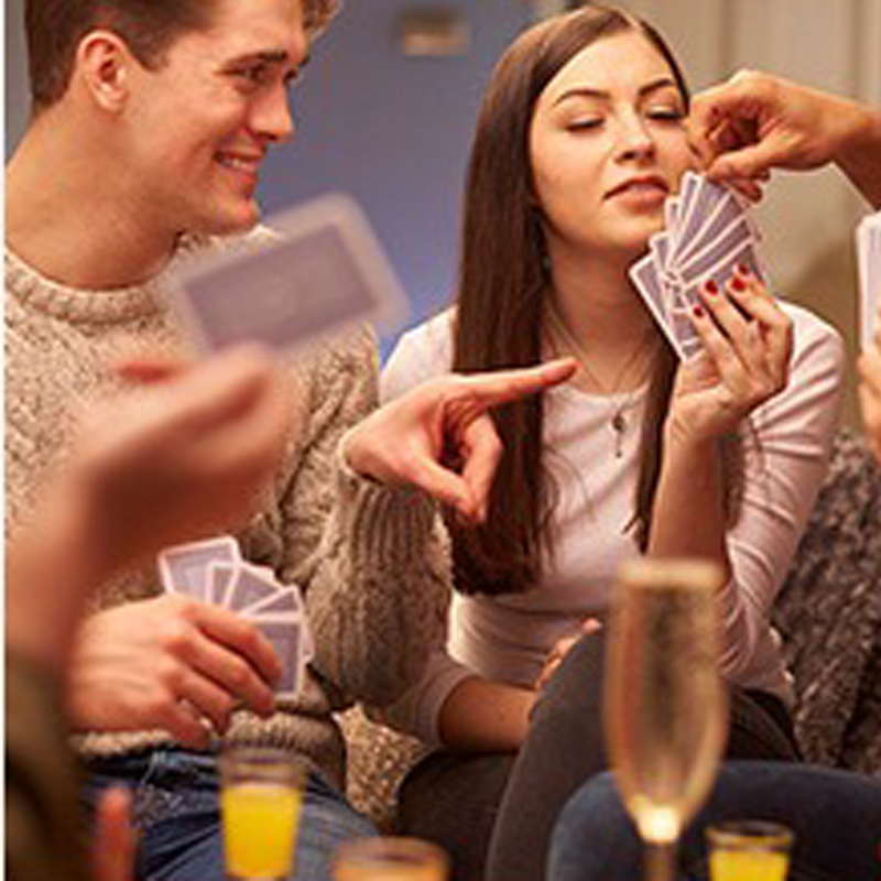 أوراق لعب إسبانية ممتعة، بارال - مراجعة Party Games In Spanish وسعره